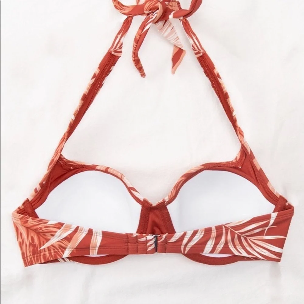 Cupshe Women’s Tropic Escape Underwire Halter Bikini Top! Medium
